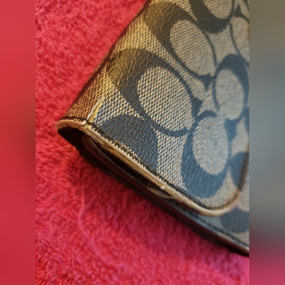 Coach Wallet - Picture 8 of 12